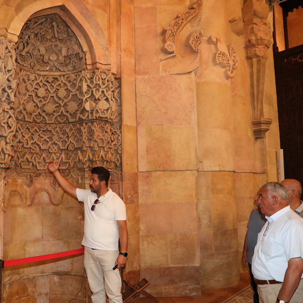 divrigi-ulu-camii-ve-darussifasinin-40-yilina-ozel-istisare-toplantisi-5