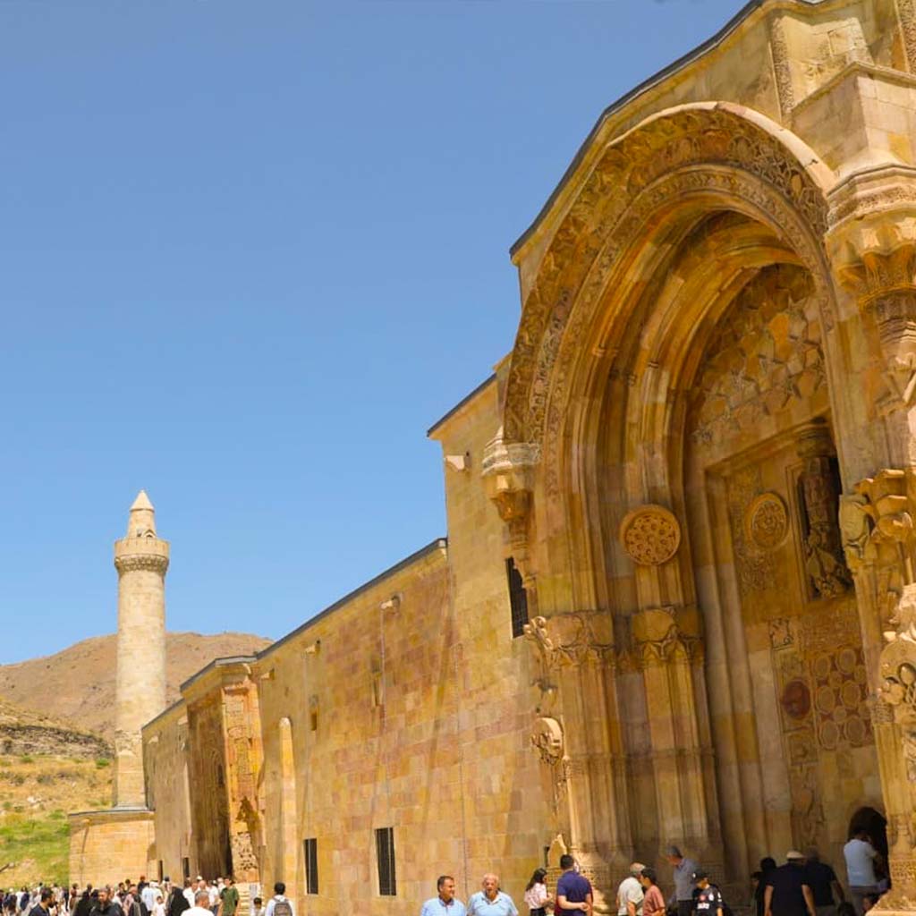 divrigi-ulu-camii-ve-darussifasinin-40-yilina-ozel-istisare-toplantisi-6